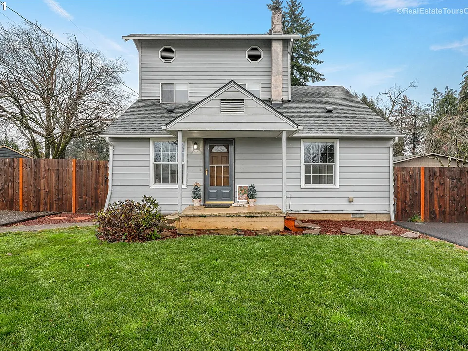 158 Canemah Rd, Oregon City, OR 97045