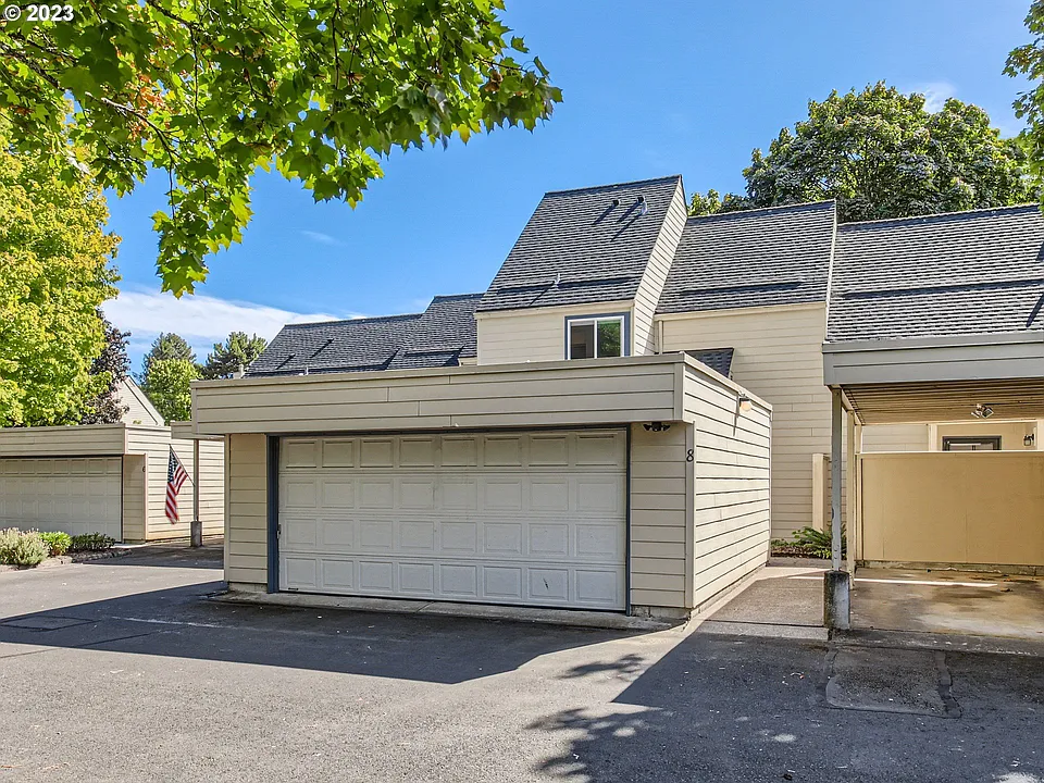 361 NE Village Squire Ave Unit 8, Gresham, OR 97030