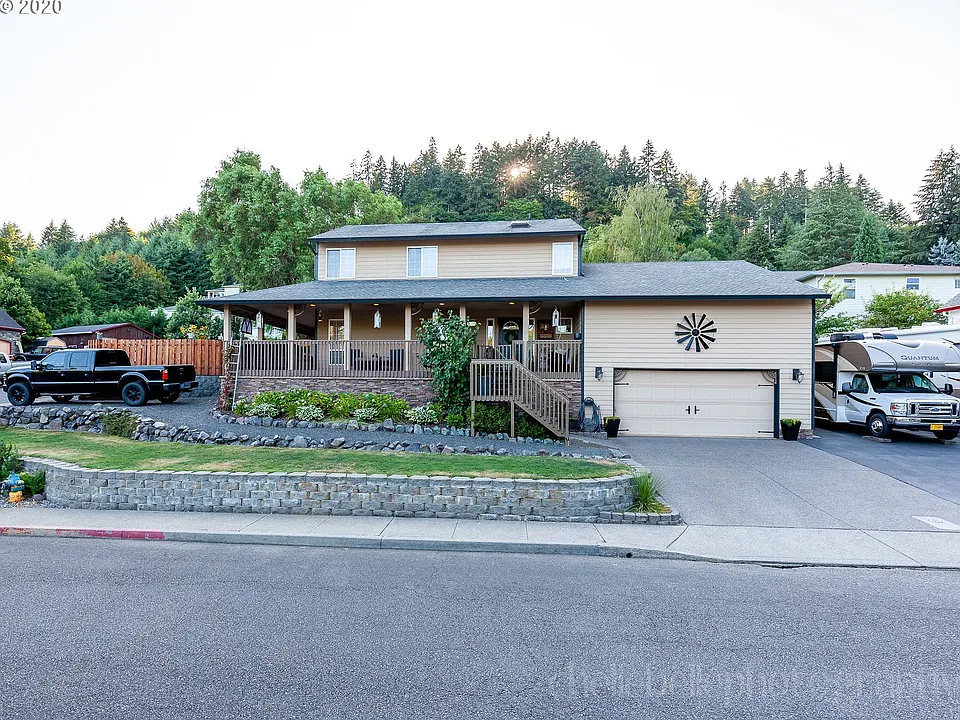 52811 NW View Ter, Scappoose, OR 97056